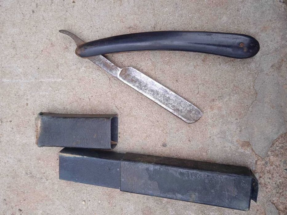 Стар бръснарски нож