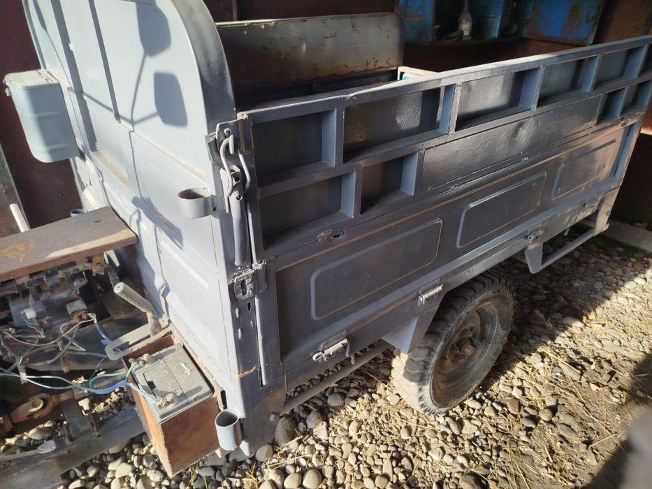 Мотоцикл трехколесный