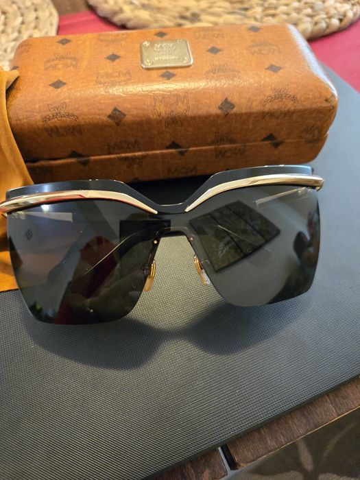 Оригинални очила MCM Shield 106S

висока талия
регу