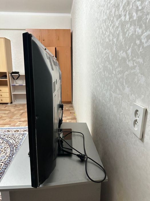 Телевизор б/у в хорошем состоянии