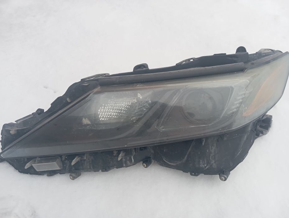 Фара передняя правая и левая на камри 70-75 американец оригинал