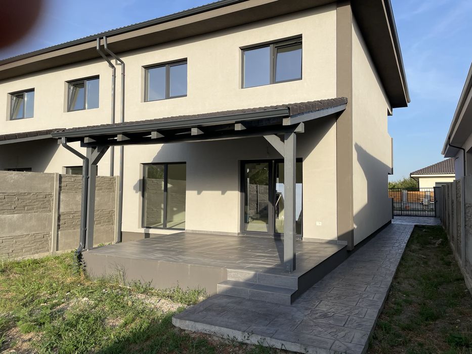PROPIETAR ! Vand 1/2 Duplex la Cheie. Mosnita Noua
