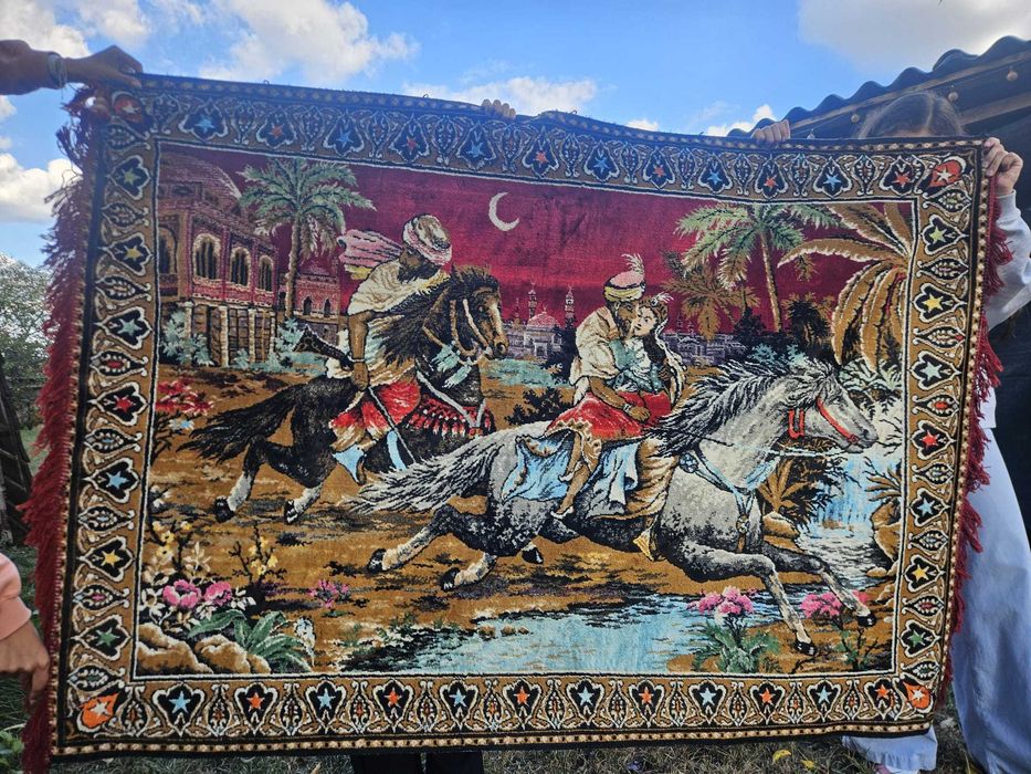 Covor „Răpirea din Serai” – fond roșu, model oriental, de colecție 160x120