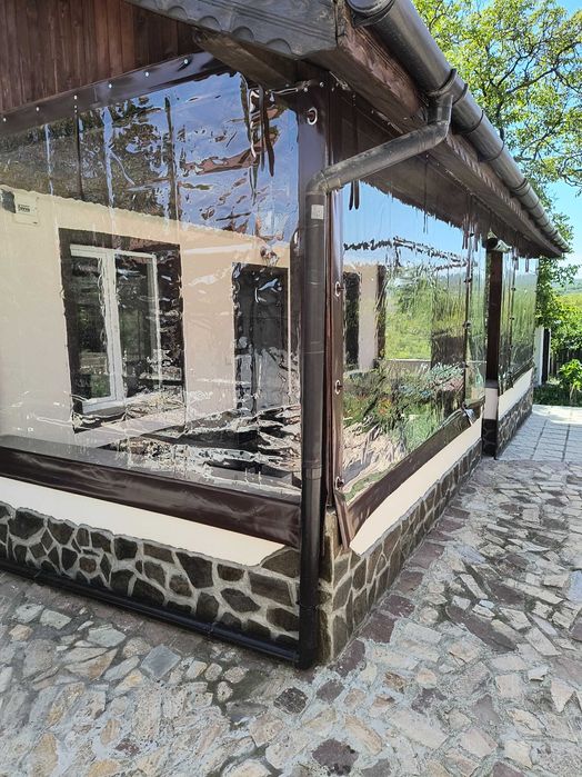 Ветроупорни завеси за навеси