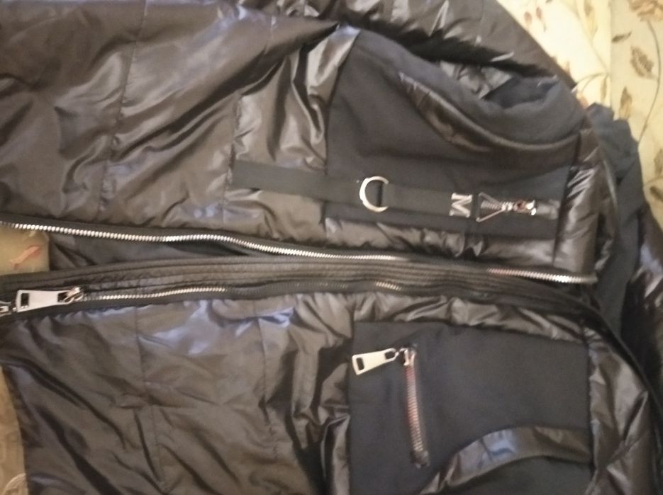 Продам осеннюю куртку