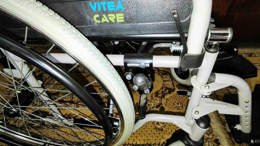 Vand carucior cu rotile