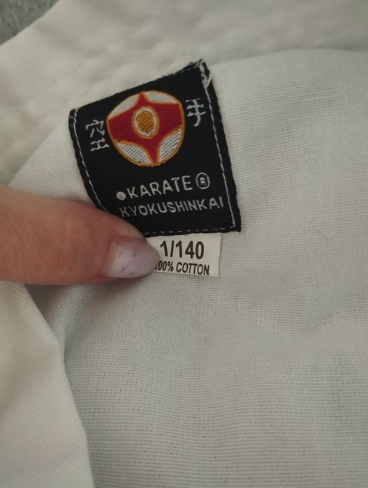 Продам костюм для каратэ