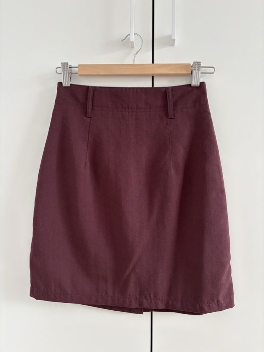 2 Дамски поли H&M за 10 евро общо в червено и бордо