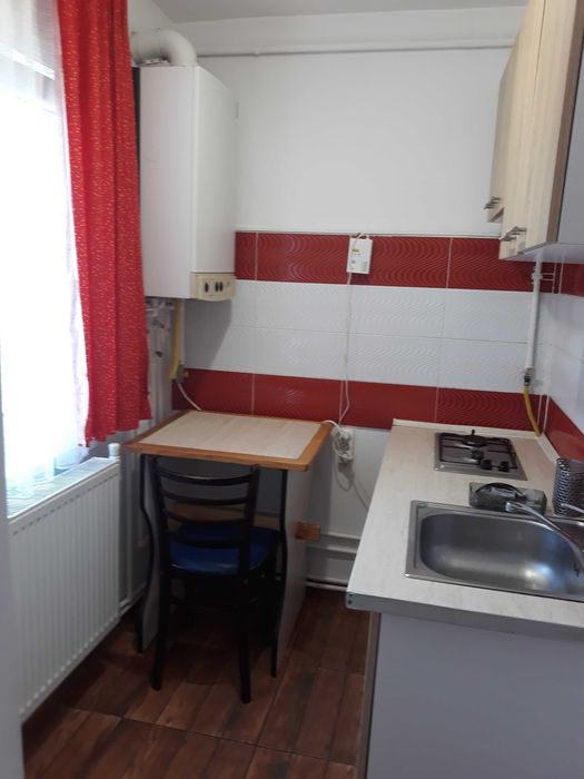 garsoniera centrala et 3,linga bulevard