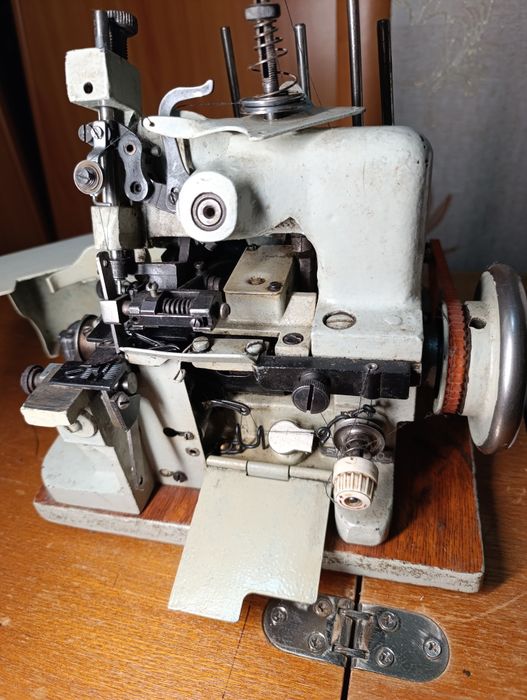 Продаю оверлог 51 класса