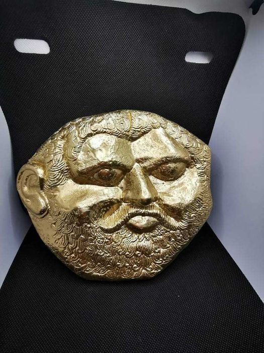 Златната маска на Цар Терес