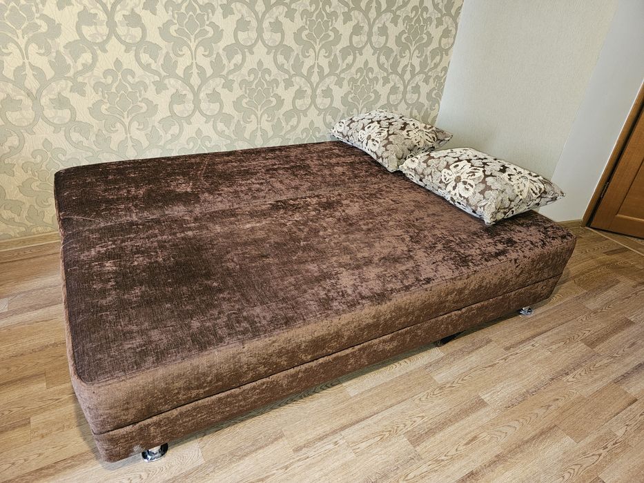 Продам диван б/у