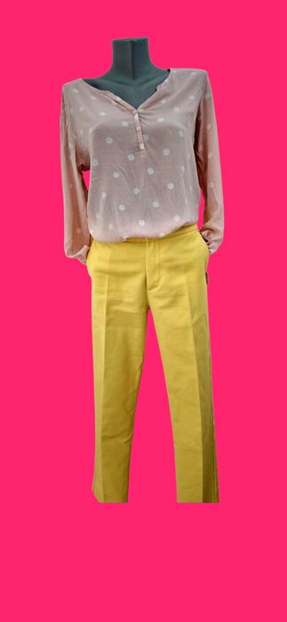 Set pantaloni galbeni si camasa roz, 55 lei