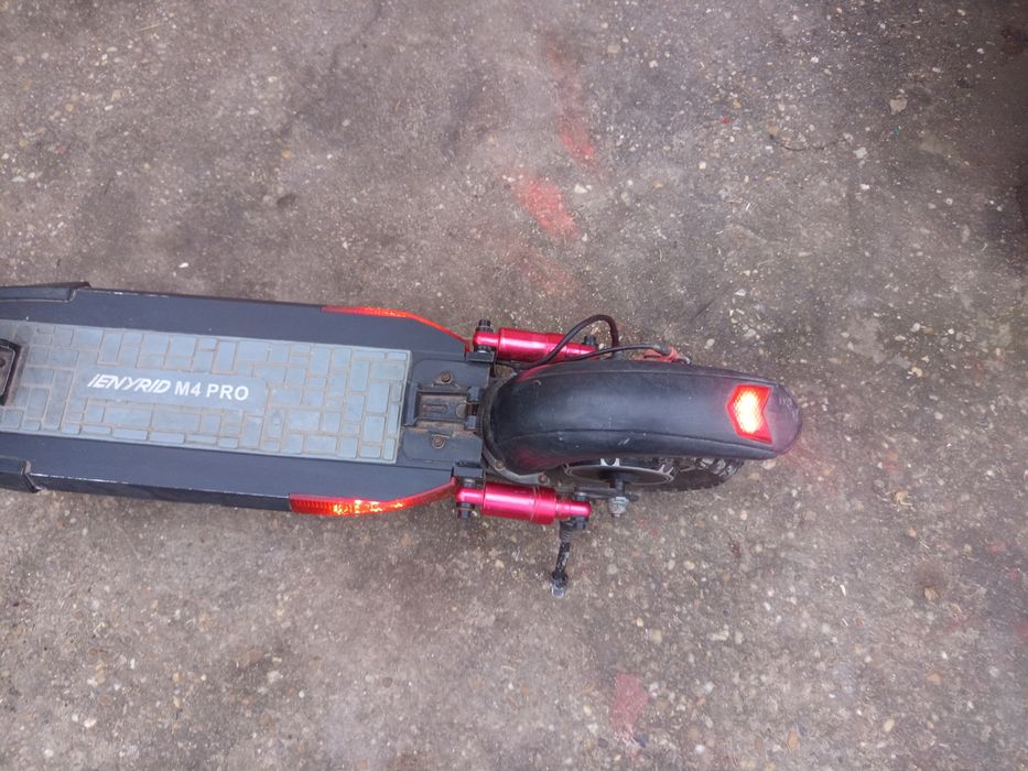 Vând trotineta electrică ienyrid m4 pro perfect funtionala