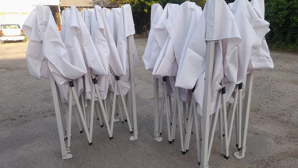 Corturi și mese pliabile