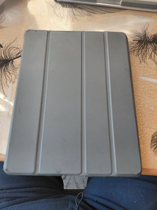 Vind tableta apple generația 4 cu cartela