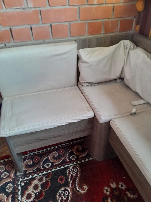 Продам угловой стул