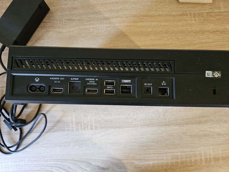 Xbox one negru cu cablu HDMI