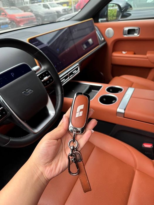 Lixiang L9 Max 49 000 prabegi bor narxi shkalat