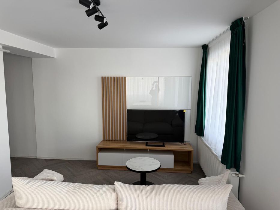 Apartament cu 3 camere