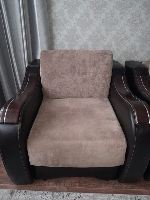 продам АБСОЛЮТНО НОВЫЙ диван с креслом