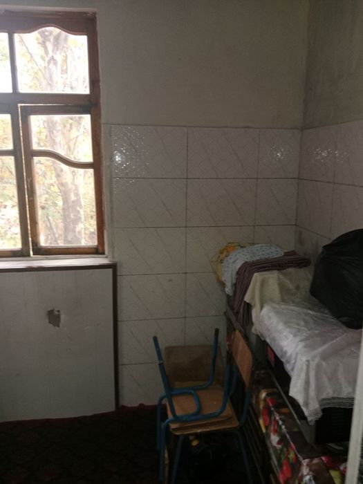 Марказда 2 хонали квартира сотилади, наваида аркадан кирганда