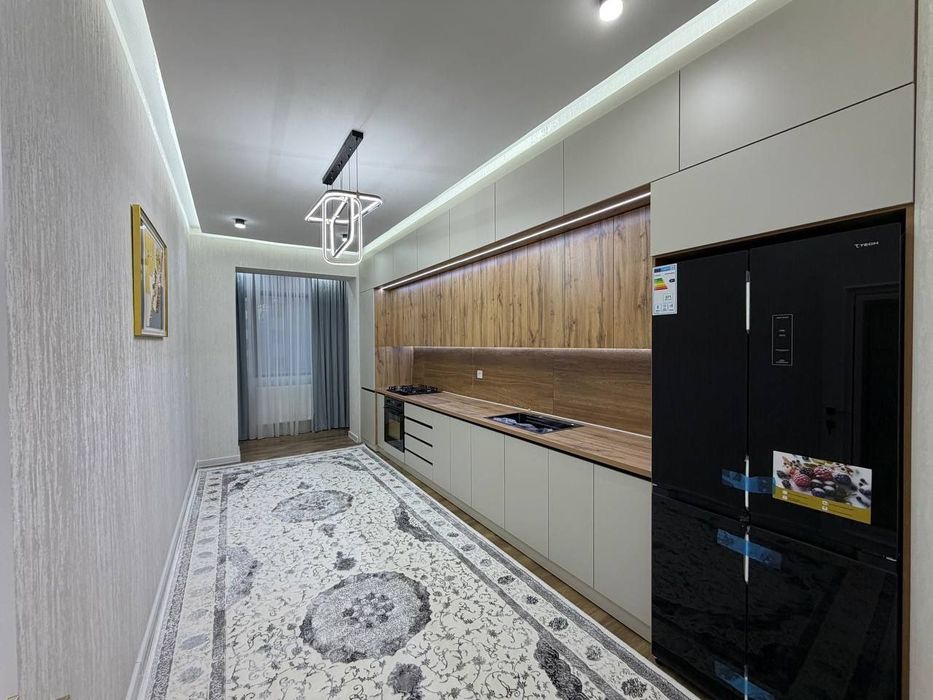 Продается 4х  комнатная квартира 115м2  2 этаж