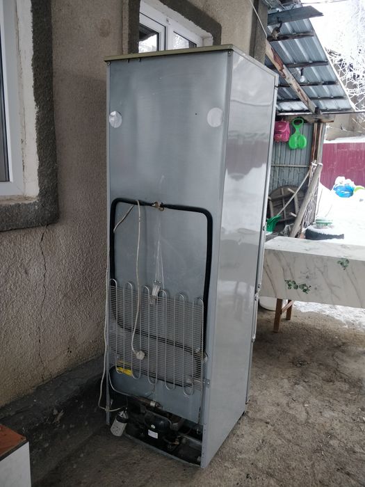 Холодильник двух камерный