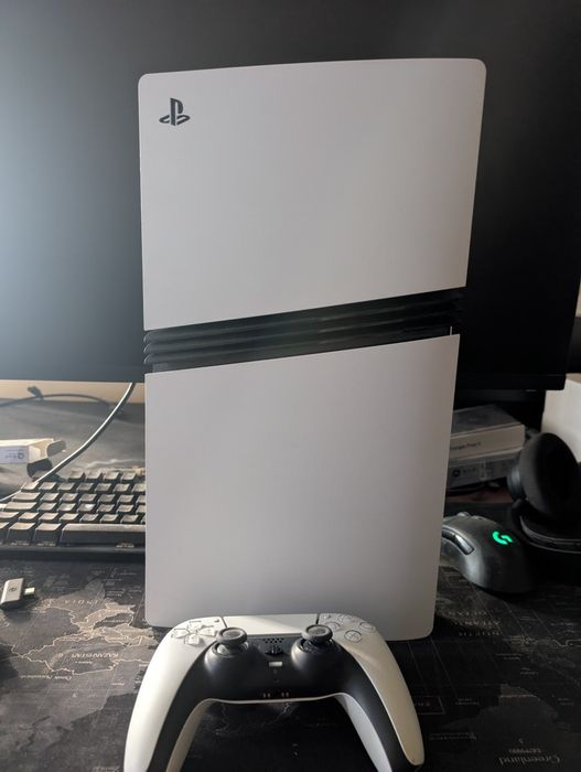 Vând PlayStation 5 pro cu garanție extinsă 2 ani
