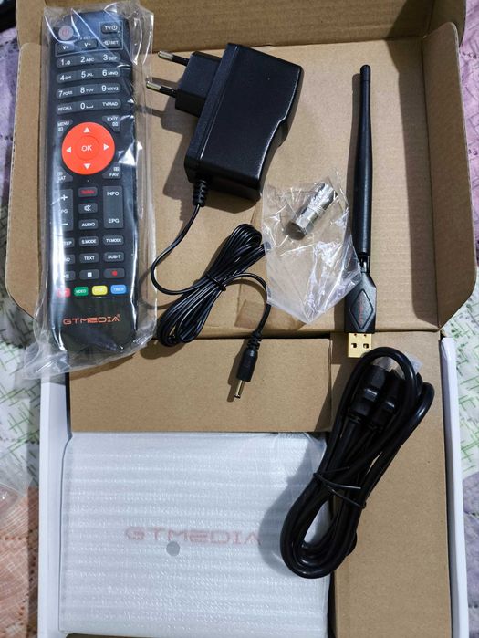 DVB-C, DVB-T, T2 GTMEDIA V7 TT Full HD с вкл. HDTV антена