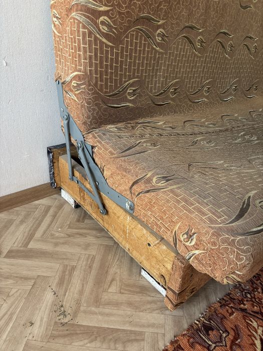 Продам диван тахта