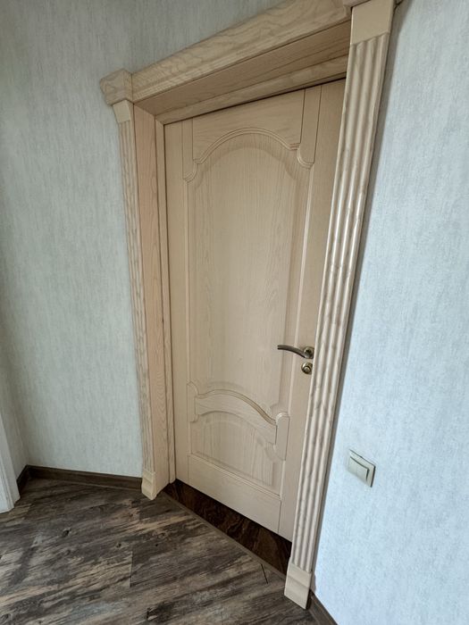 Двери межкомнатные продам