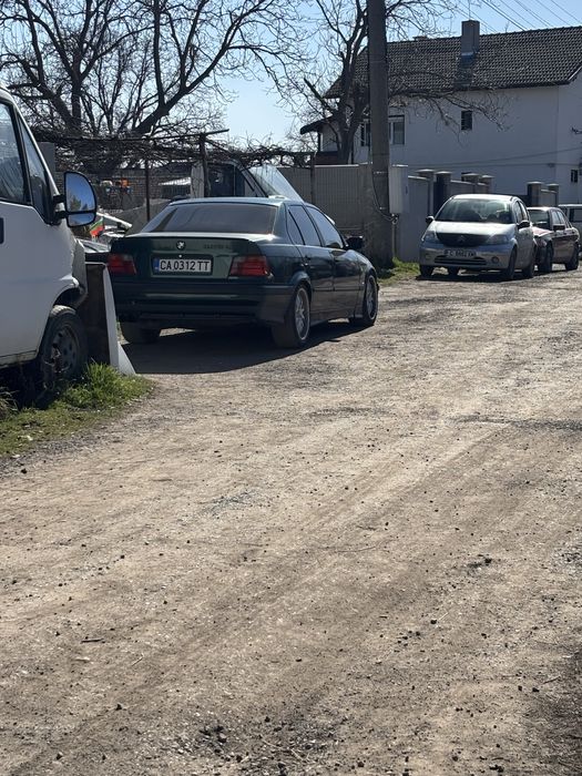 BMW 325 TDS седан