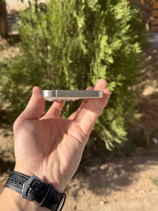 IPhone 15 pro White
