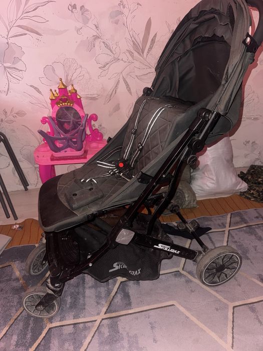 Прогулочная коляска