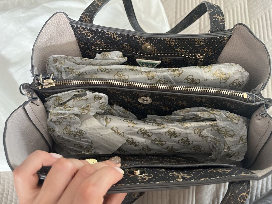Дамска Чанта Guess