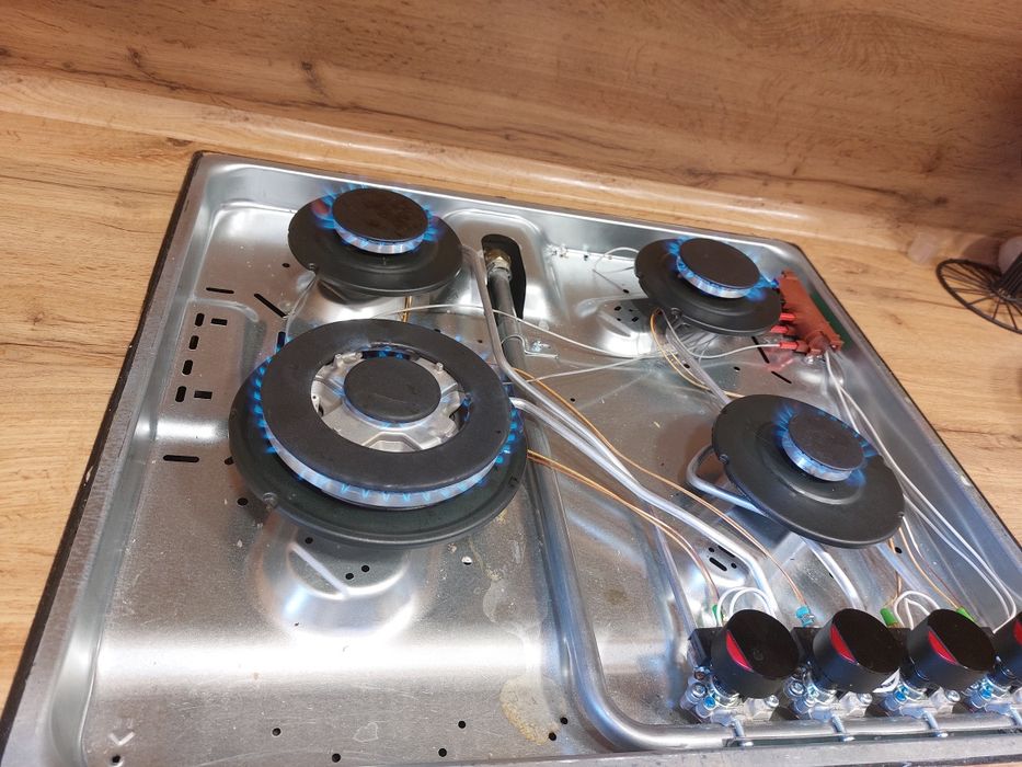 Продам газовую поверхность, ханса