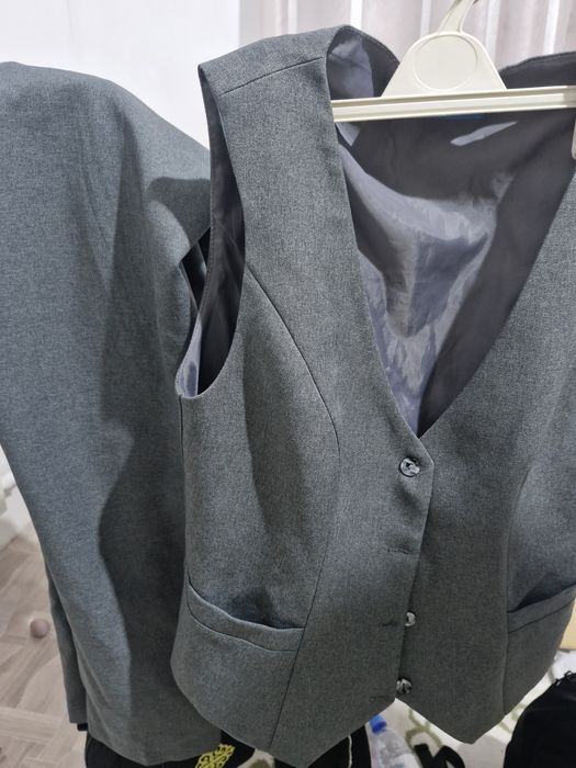 Продам школьную форму