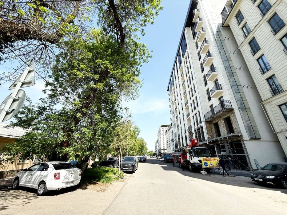 Рядом пирамит товер 510м2 1-Этаж / Продаётся