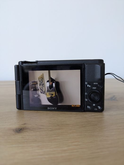 Sony ZV-1 | По-добра от G7X, Компактна Камера за YouTube, Instagram, TikTok и др. С две Батерии и Зарядно