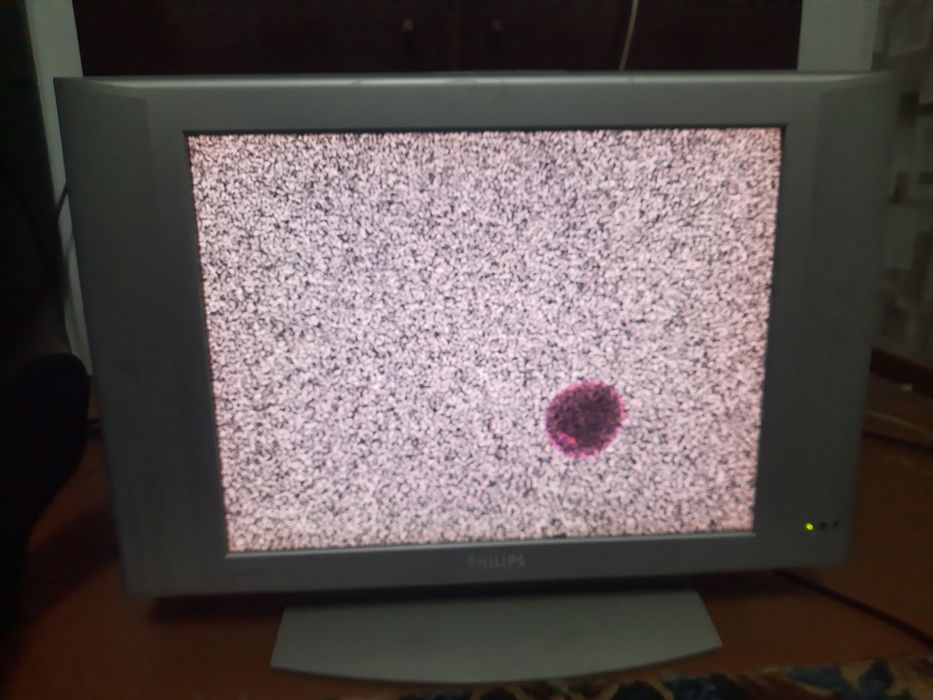 Televizor ploski analogovy