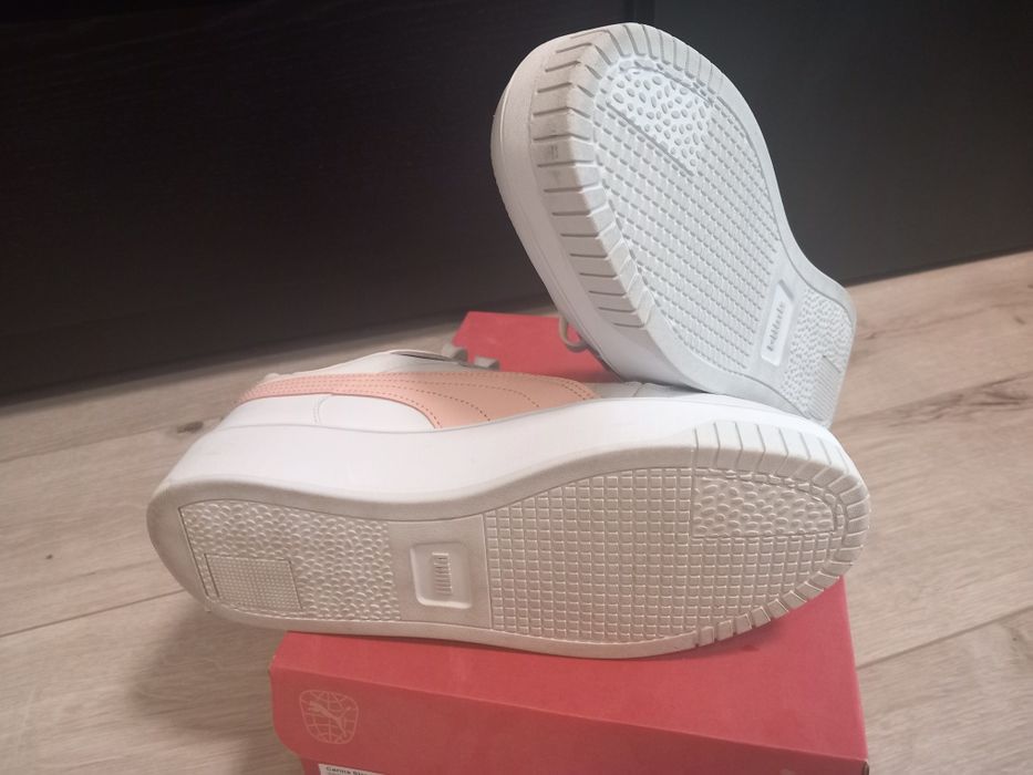 Дамски сникърси Puma, номер 40