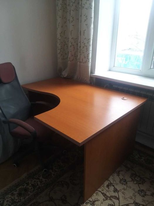 Стол компьютерный