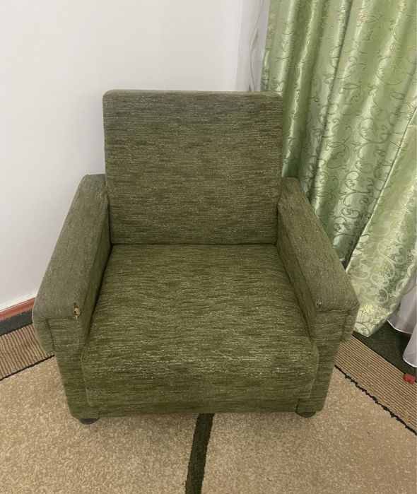 Диван и Креслосымен