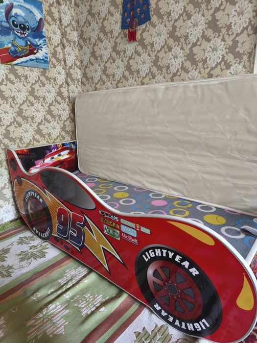 Детская кровать-машина