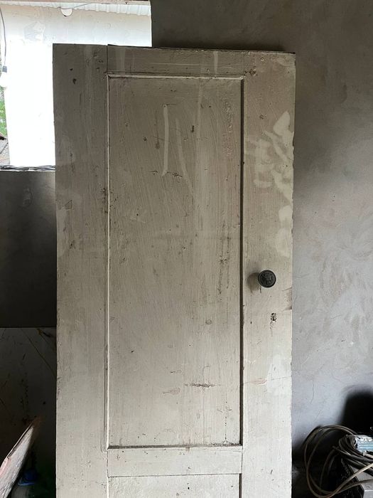 Продается дверь с зеракалом