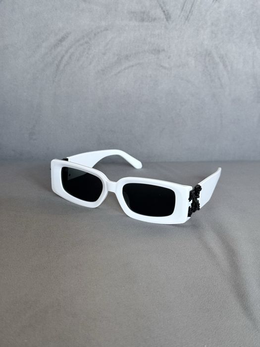 Ochelrai Off White