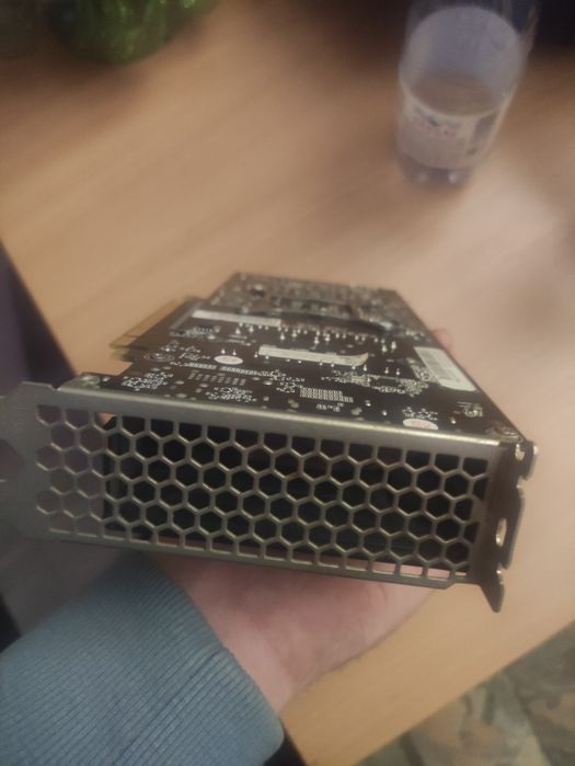 Видеокарта для генераций/ игр