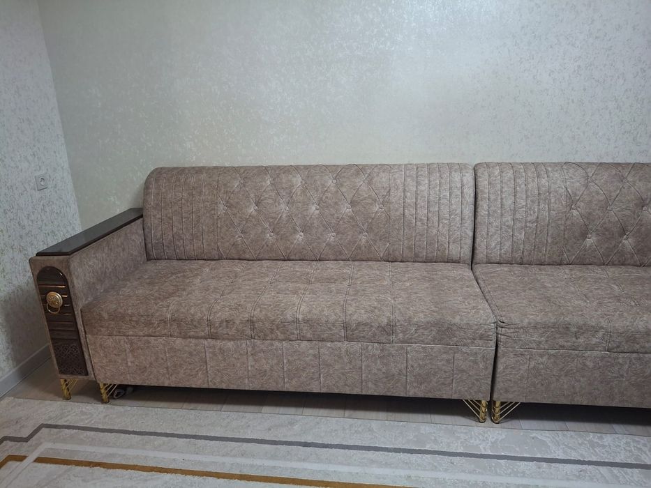 Продам диван, 4 метра