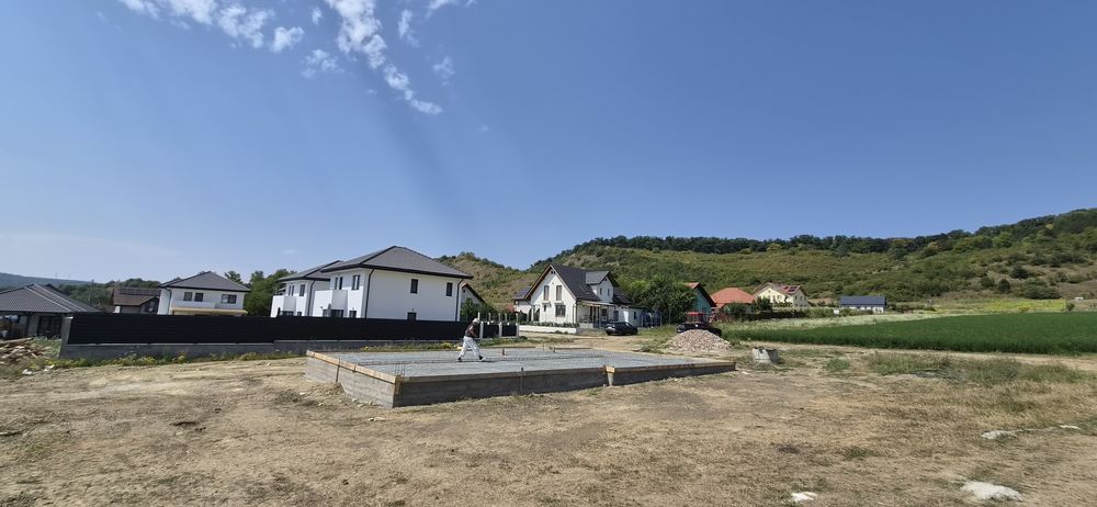 Case de vânzare  in loc. Corunca  !